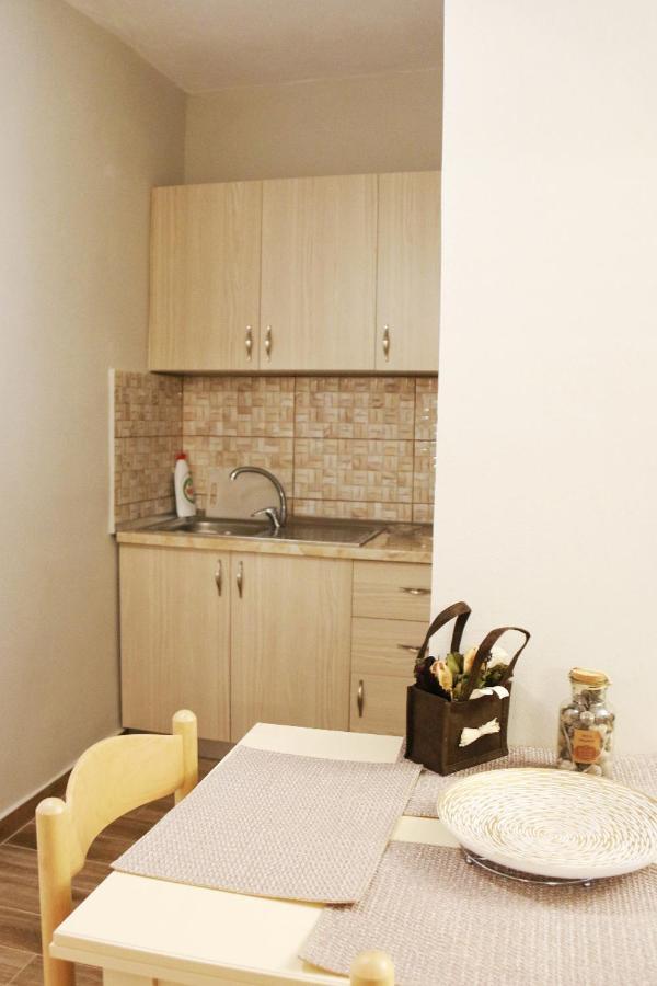 New Bazaar Arben'S Apartment Тирана Екстер'єр фото