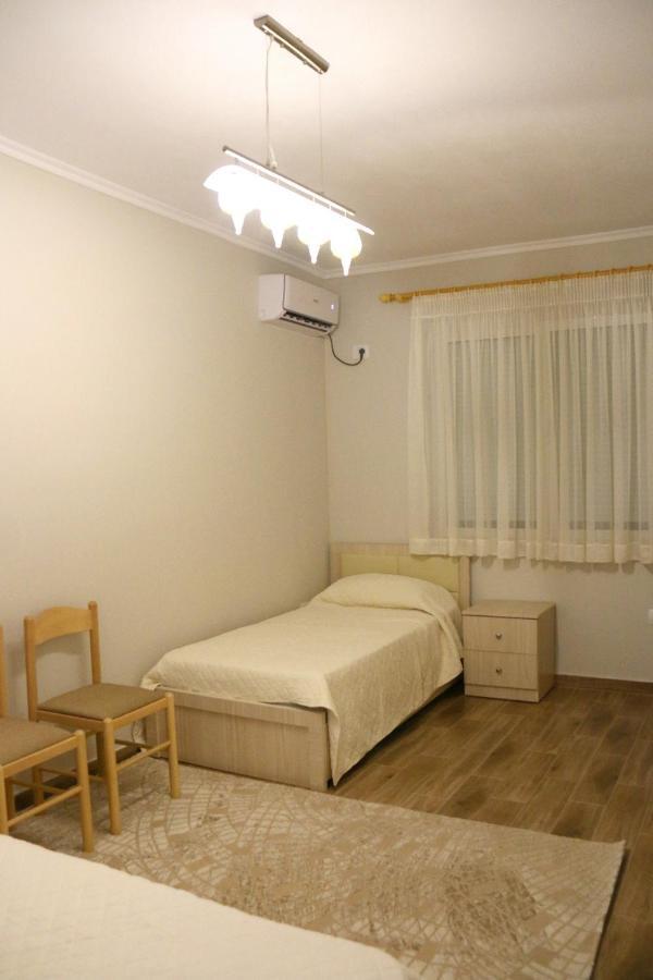 New Bazaar Arben'S Apartment Тирана Екстер'єр фото